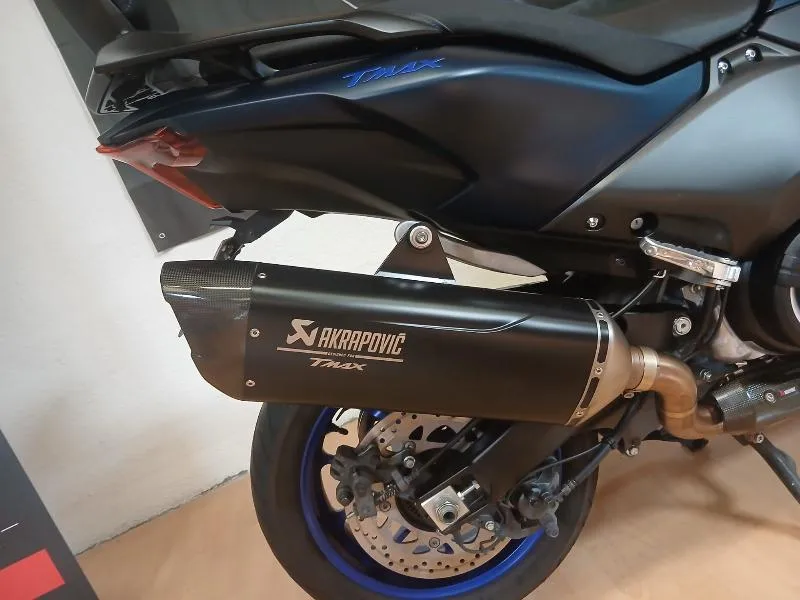 XP TMAX 560
