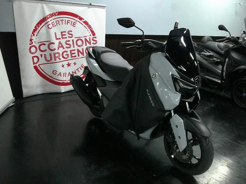 NMAX 125 TECH MAX