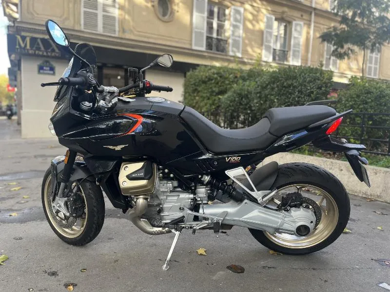 V100  MANDELLO