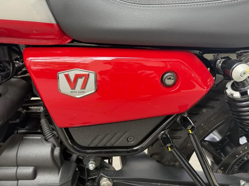 V7 STONE