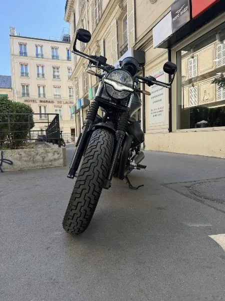 V9 BOBBER