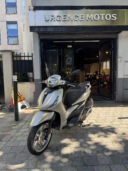 BEVERLY 300