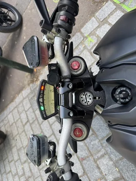 848