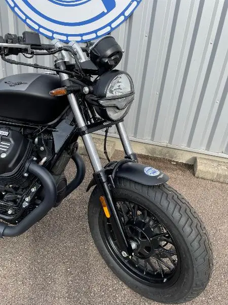 V9 BOBBER