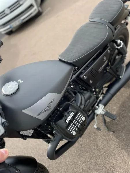 V9 BOBBER
