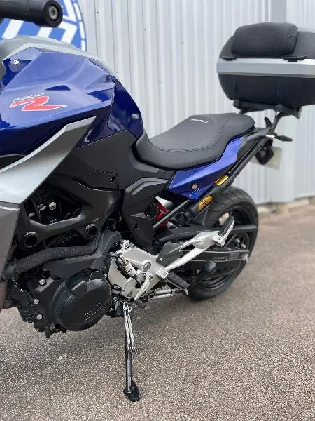 F 900 R