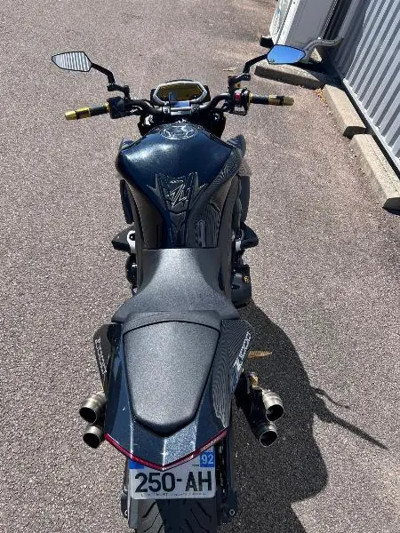 Z 1000