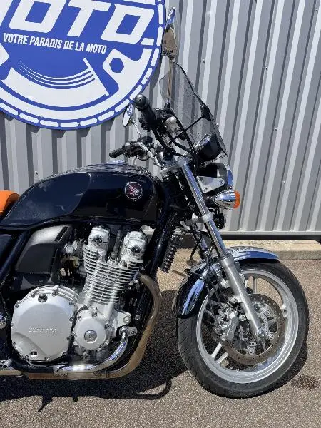 CB 1100