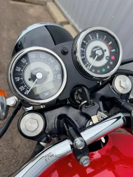W 800