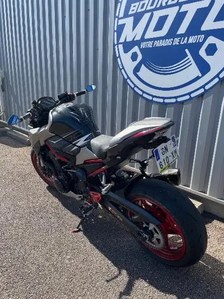 Z 900