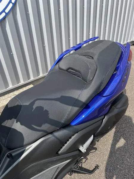 XMAX 300
