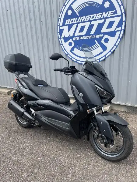 Xmax 300 Iron Max