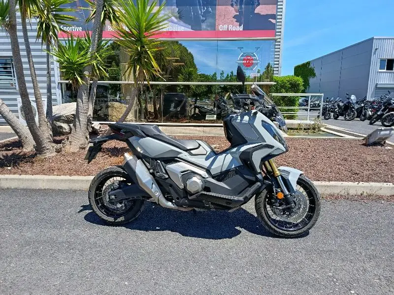 XADV 750