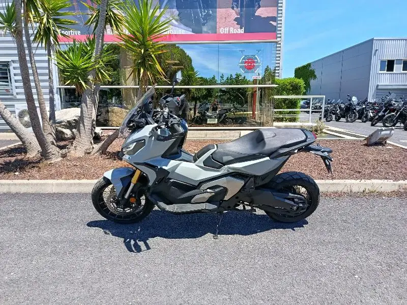 XADV 750