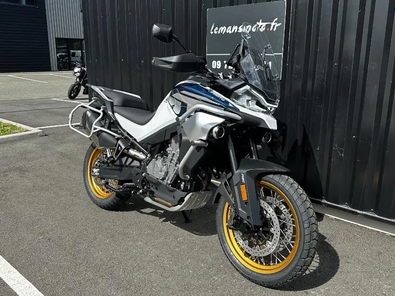 800 MT EXPLORE EDITION BLANC