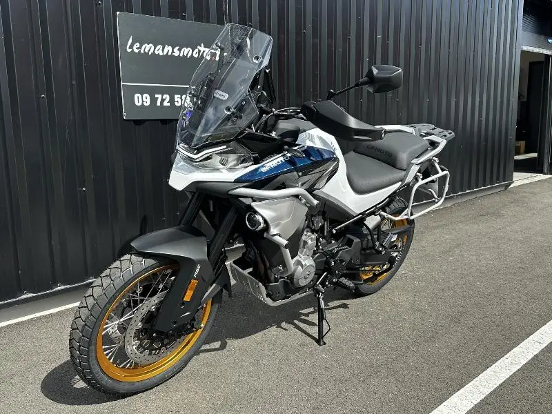 800 MT EXPLORE EDITION BLANC
