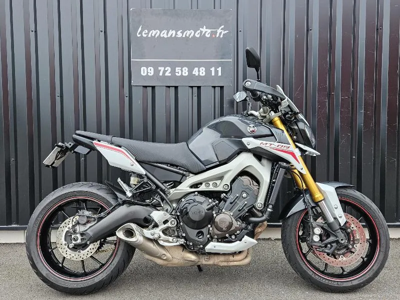 MT09 STREET R.