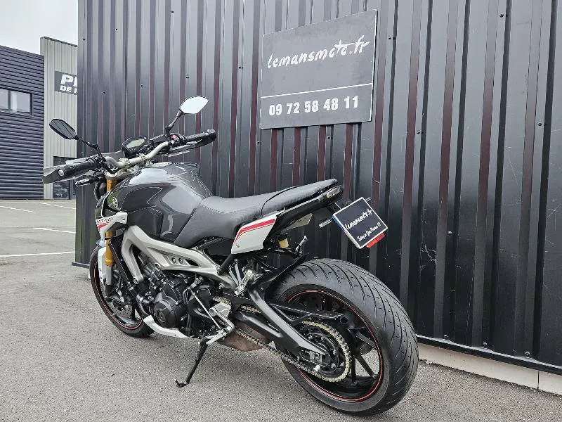 MT09 STREET R.