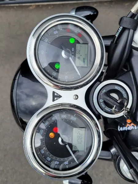 Bonneville T120 Black