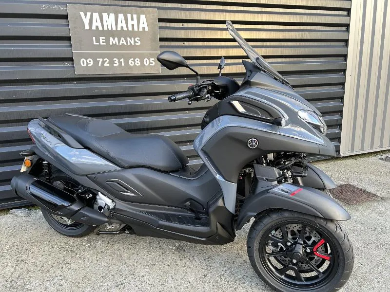TRICITY 300