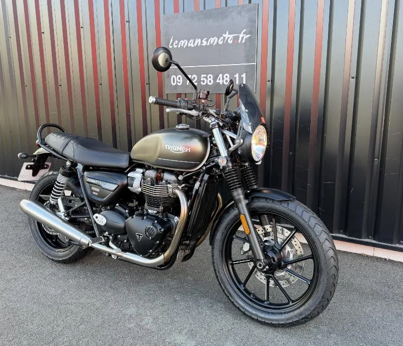 STREET TWIN  900 2022