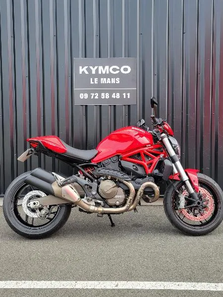 MONSTER 821