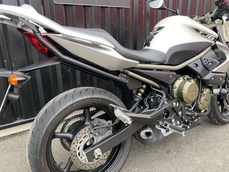 XJ6N