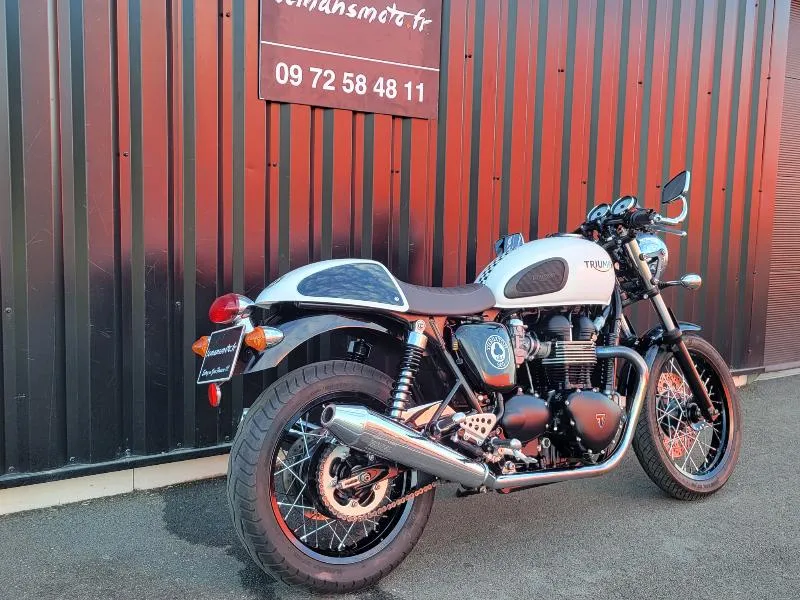 THRUXTON 900 ACE