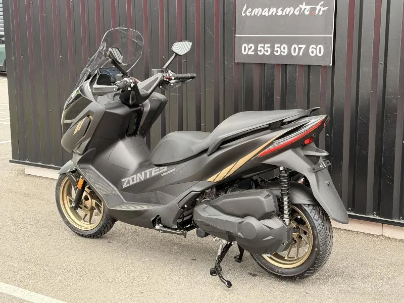 368 E