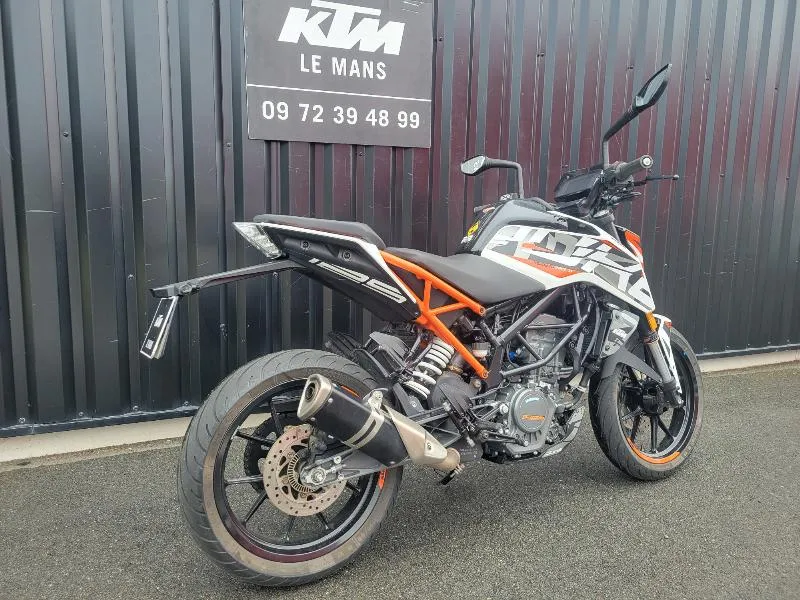125 DUKE ABS