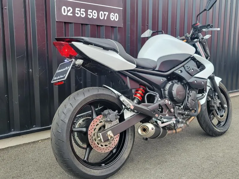 XJ6N