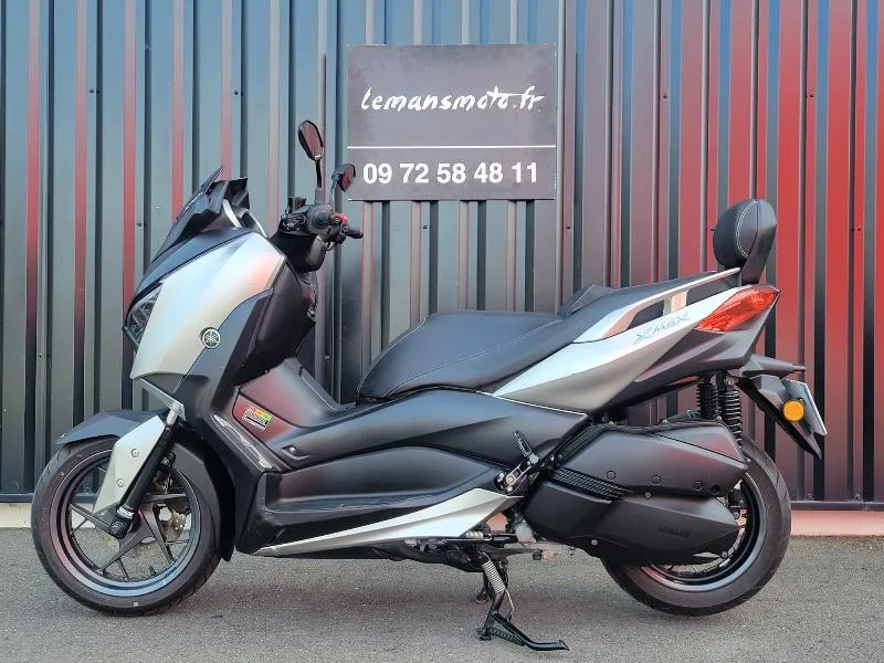 XMAX 300
