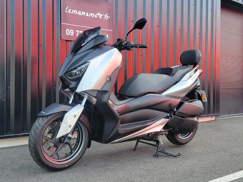 XMAX 300