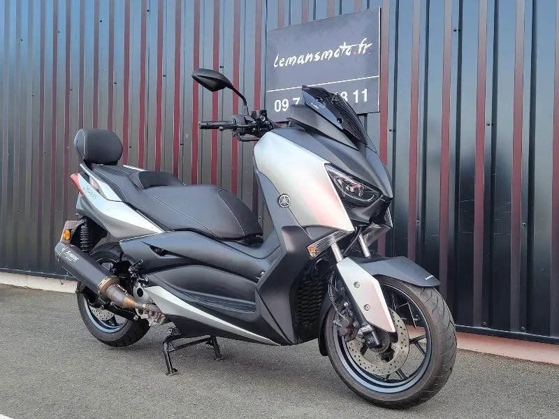 XMAX 300