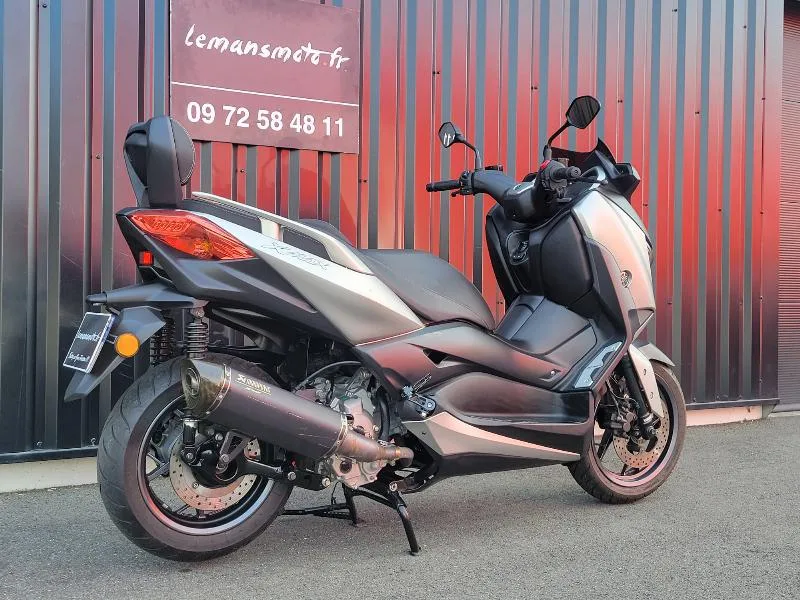XMAX 300