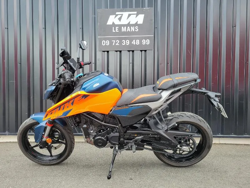 125 DUKE ABS