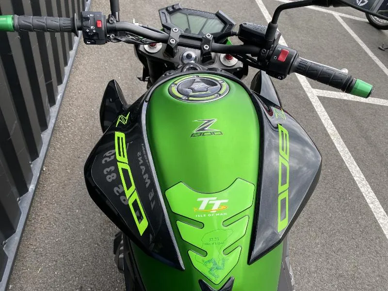 Z 800