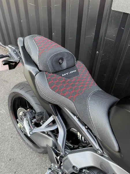 MT09