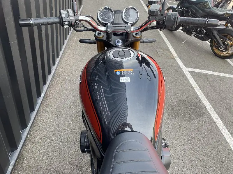 Z 900