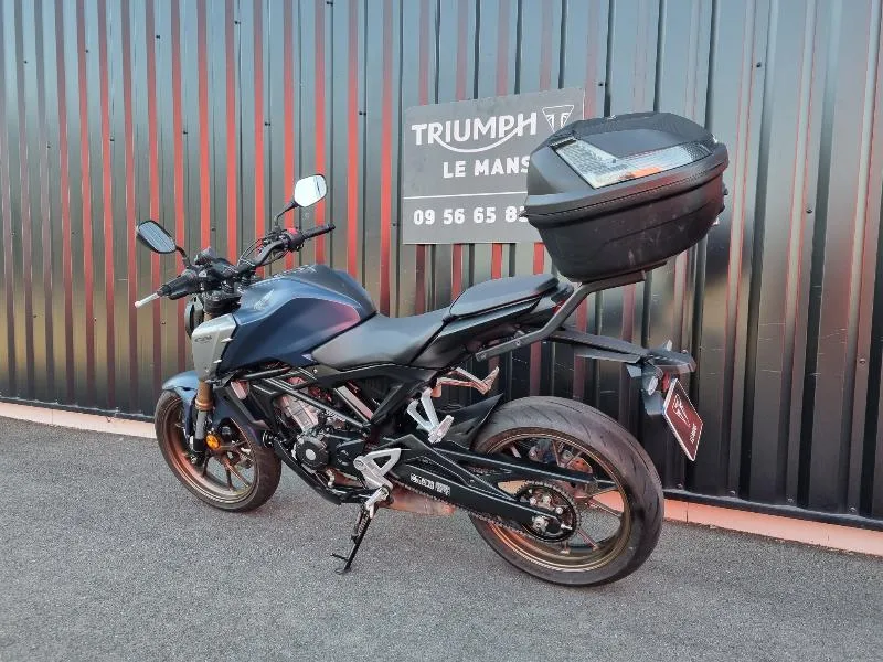 CB 125  R