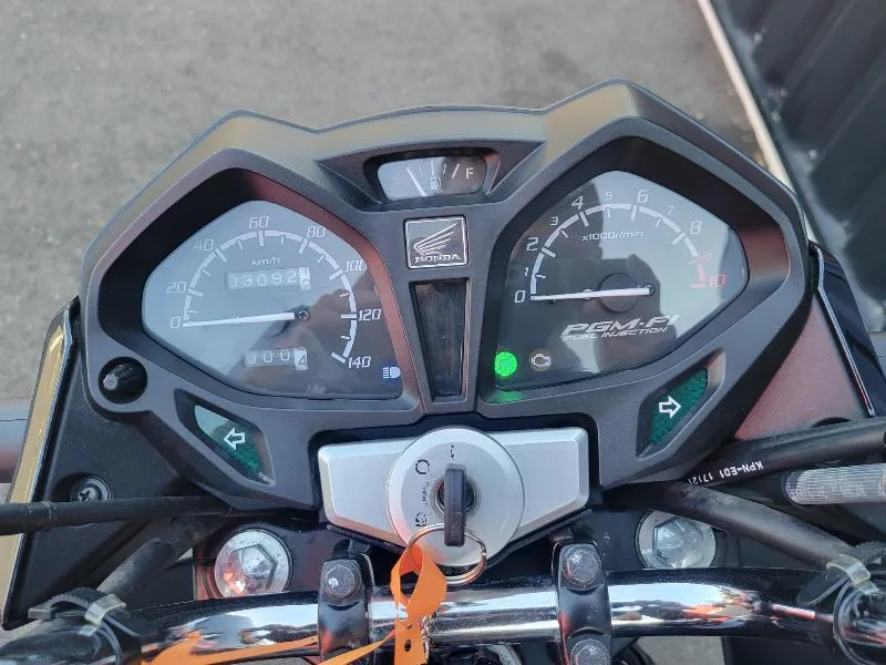 CB 125 F