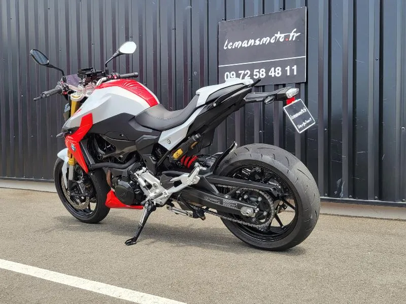 F 900 R
