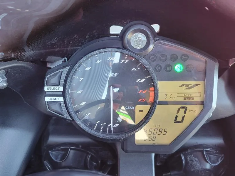 YZF 1000 R1 CROSS PLANE