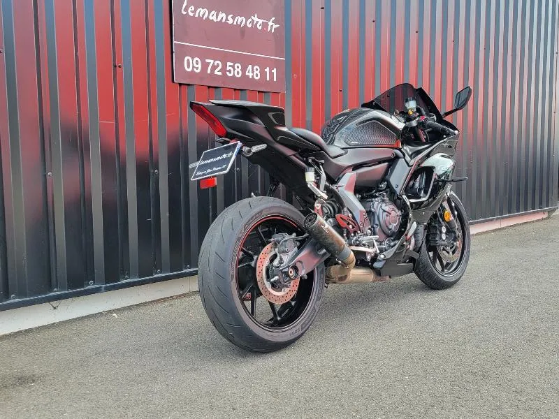 YZFR7