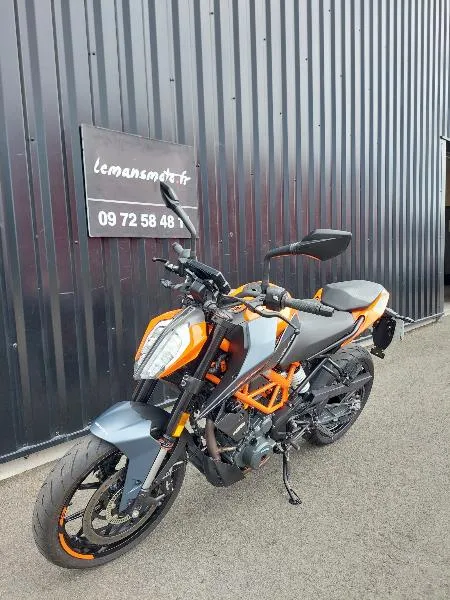 390 DUKE
