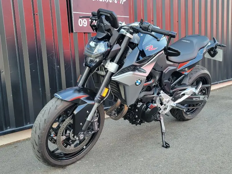 F 900 R