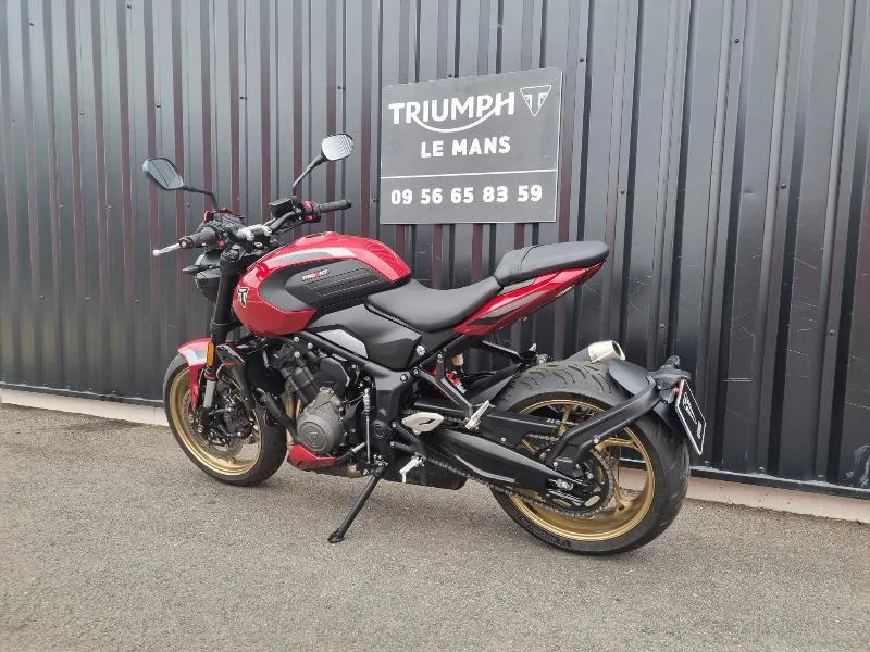 TRIDENT 800