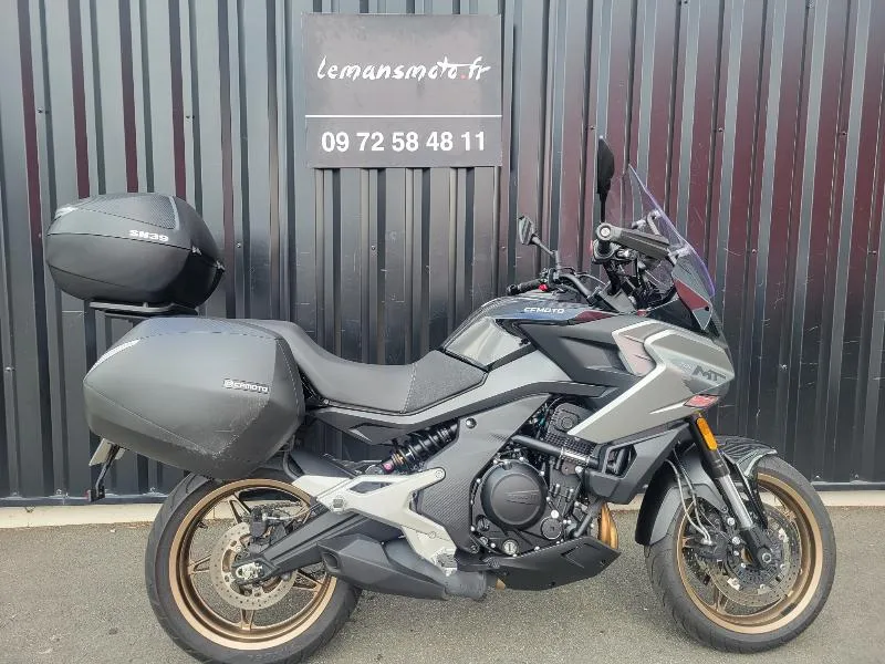 MT 700