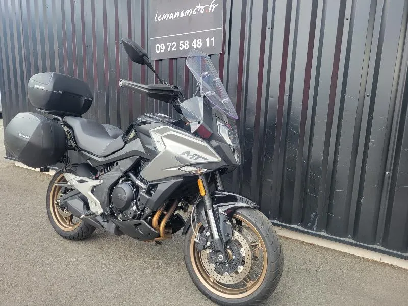 MT 700