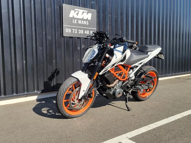 390 DUKE